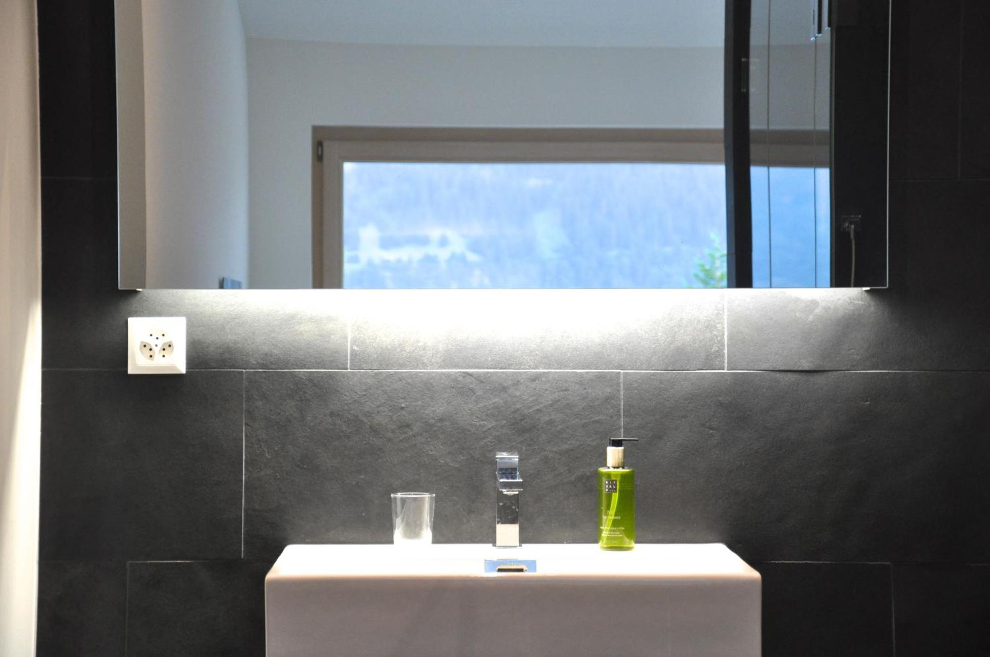 Casa Lumnezia - Panoramic Ecodesign Apartment Obersaxen - Val Lumnezia I Vella - Vignogn I Near Laax Flims I 5 Swiss Stars Rating エクステリア 写真